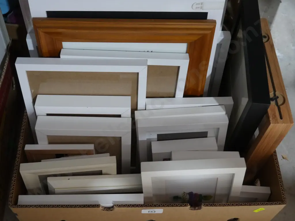 Assorted photo frames etc Image 1++