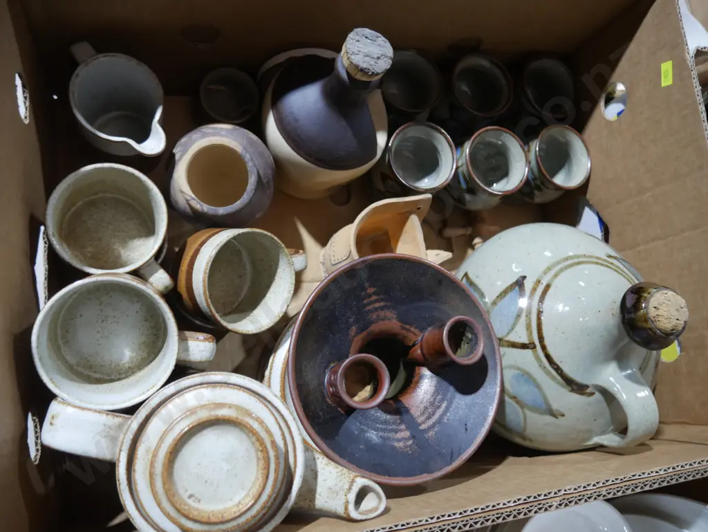 Assorted pottery Image 1++