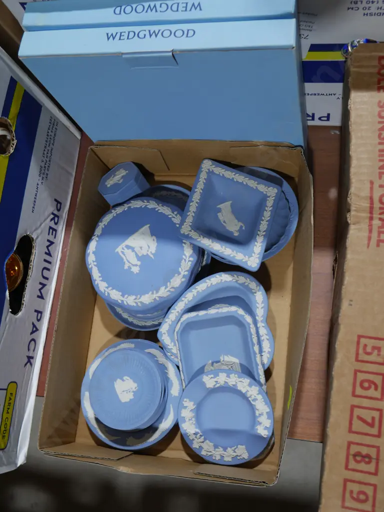 Assorted Wedgwood China Image 1++
