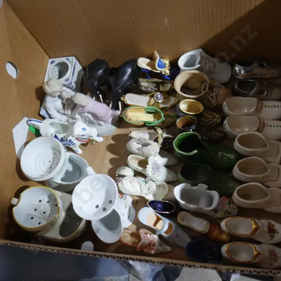 Porcelain shoes, shaving mugs etc