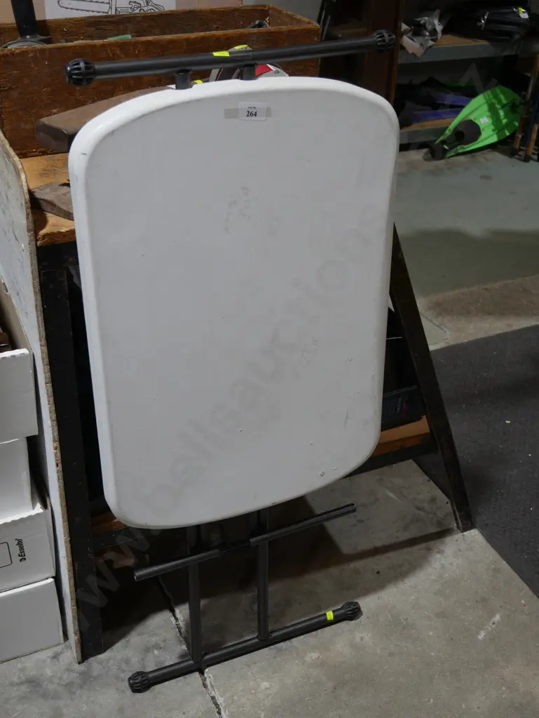 Folding table Image 1++