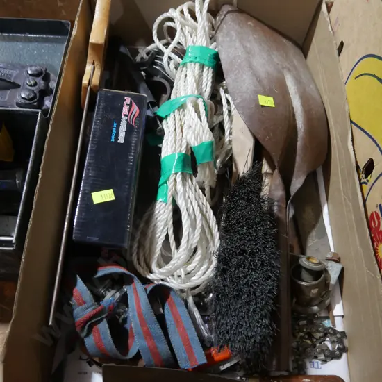 Assorted workshop sundries