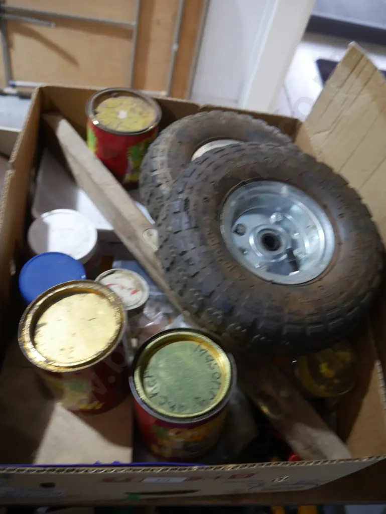 Assorted workshop sundries Image 1++