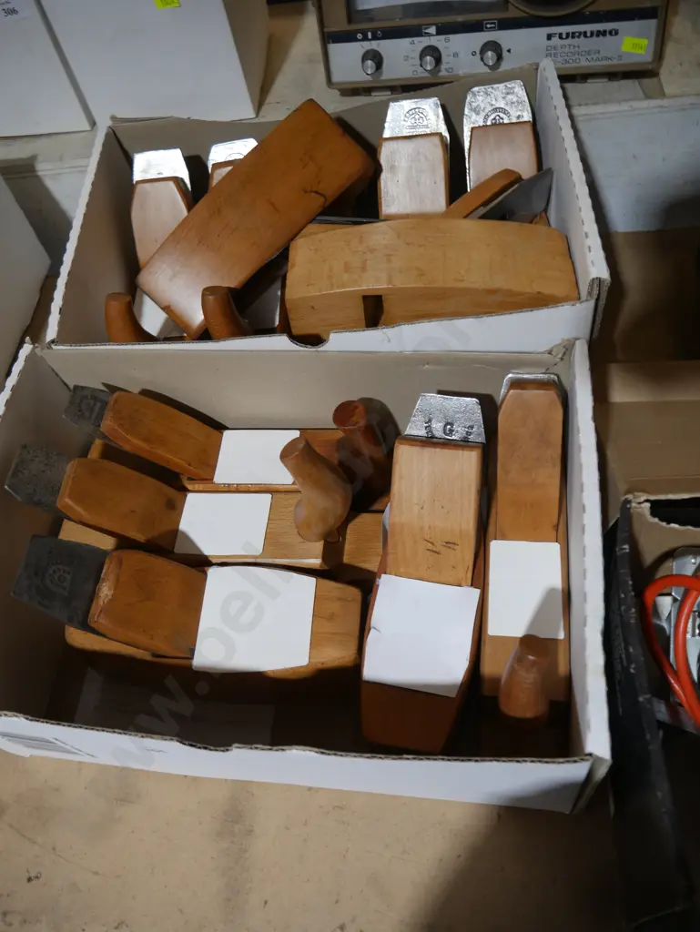 Two boxes of wood planes Image 1++