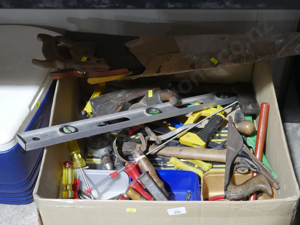 Assorted workshop hand tools Image 1++