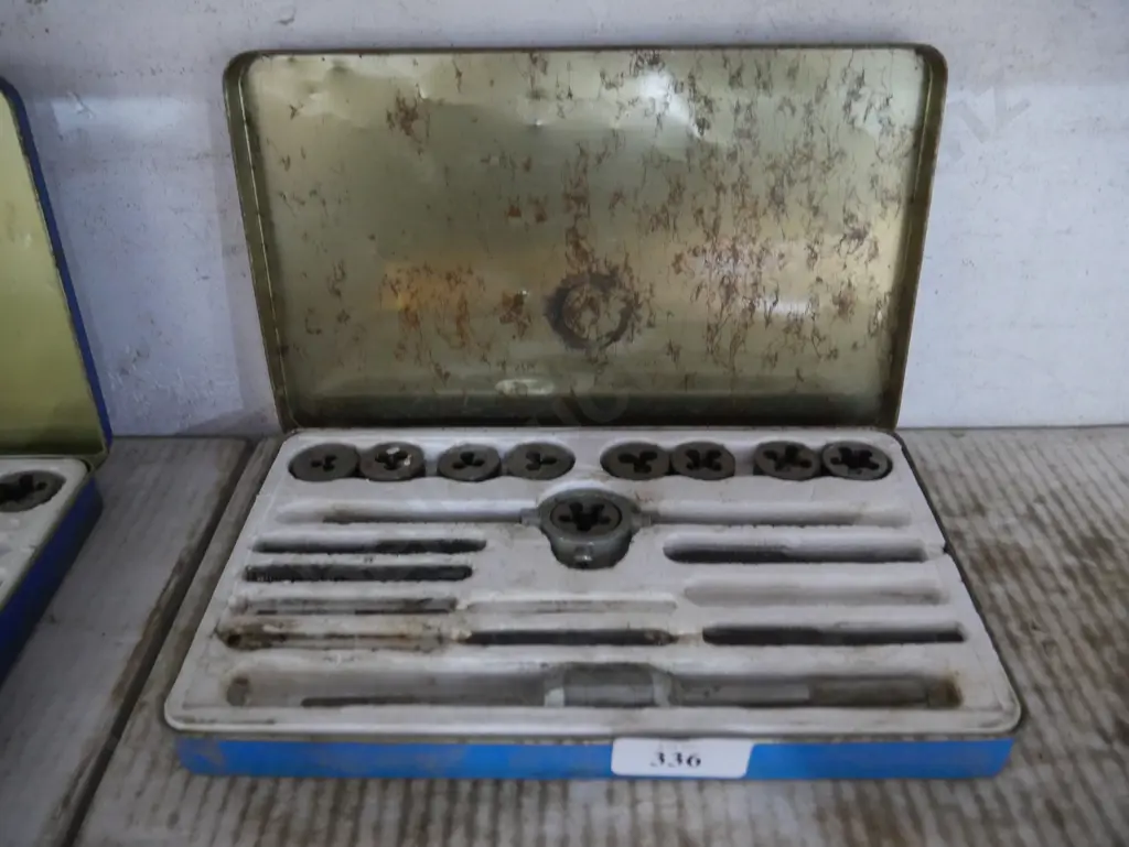 Tap and die set Image 1++