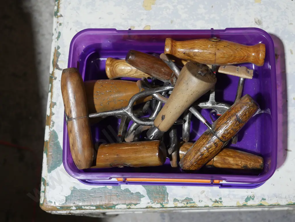 Bale hooks Image 1++