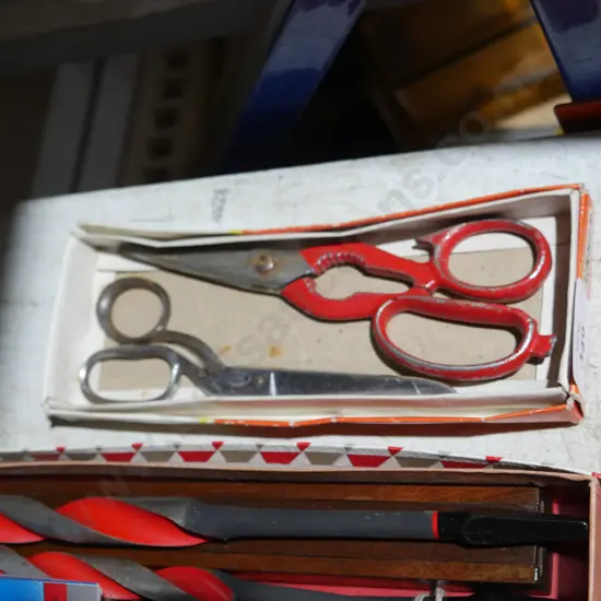 2 vintage scissors