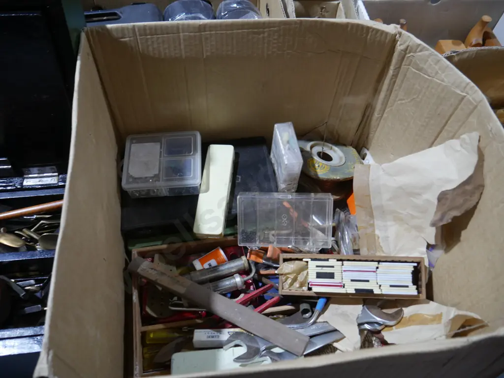 Assorted workshop sundries Image 1++