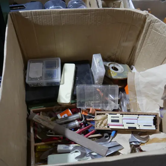 Assorted workshop sundries