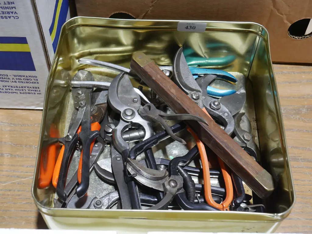 Assorted snips etc Image 1++