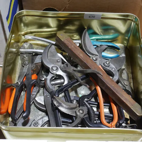 Assorted snips etc