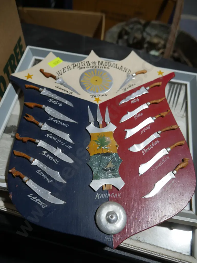 Weapons of Moroland Philippines display and 2 ship photos Image 1++