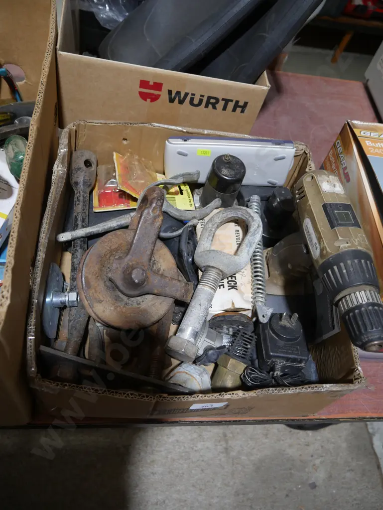 Assorted workshop sundries Image 1++