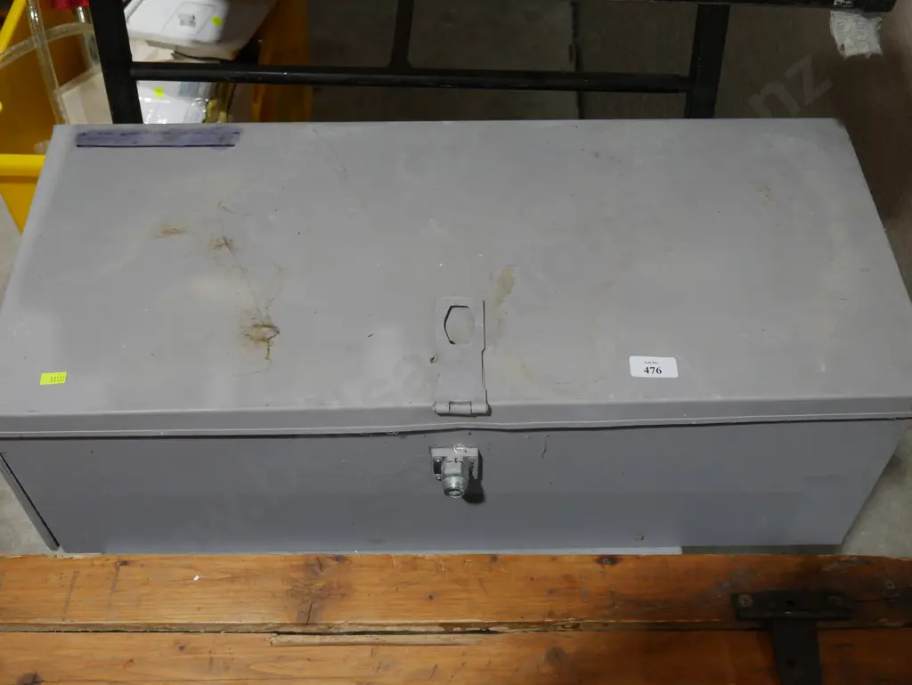 Metal toolbox Image 1++