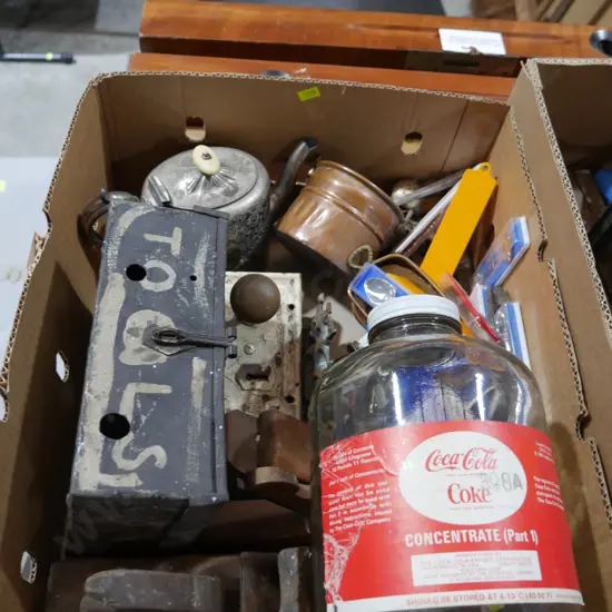 Assorted workshop sundries