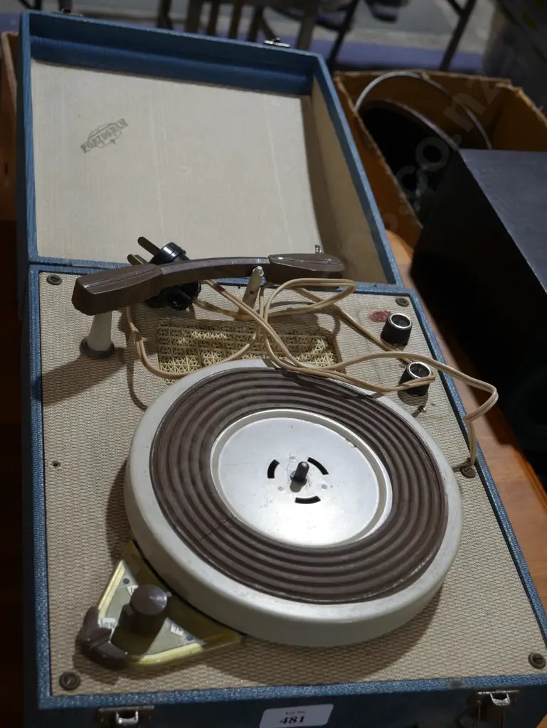 Record player Image 1++