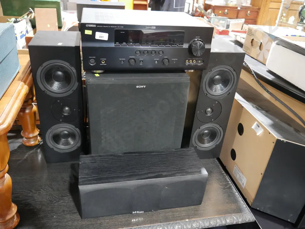 Yamaha receiver and speakers Image 1++