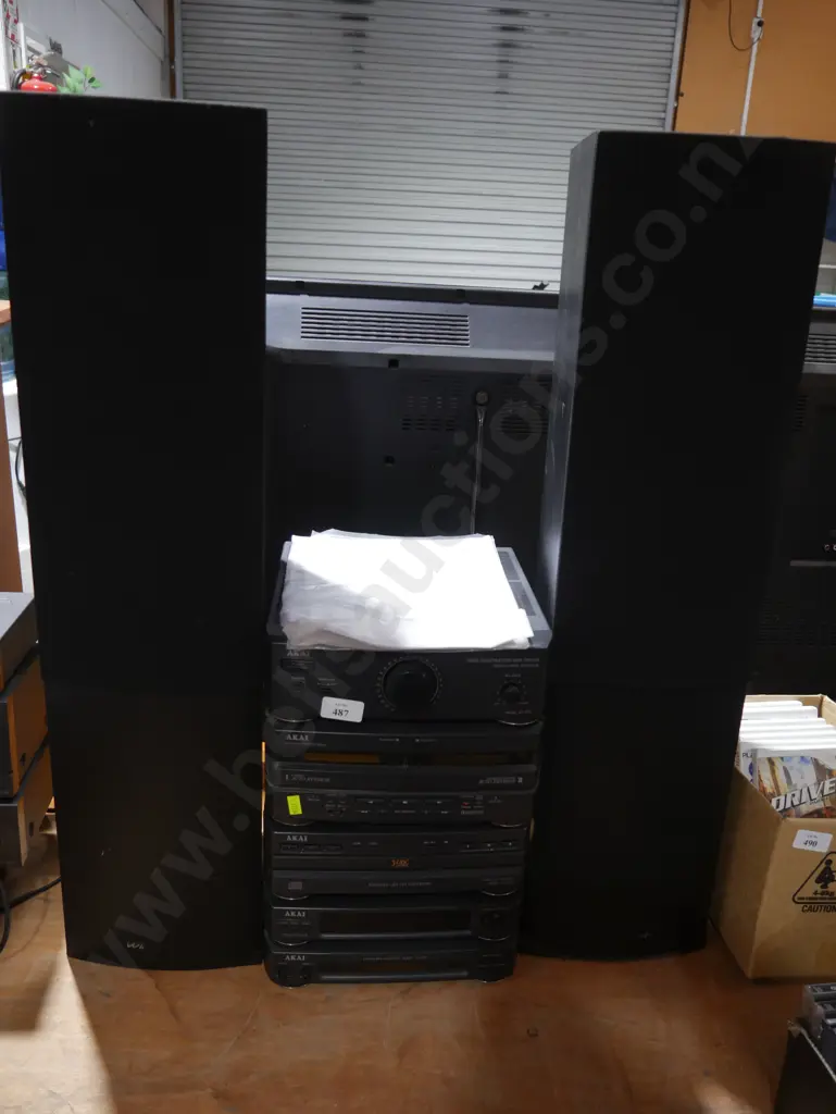 Akai stereo system Image 1++