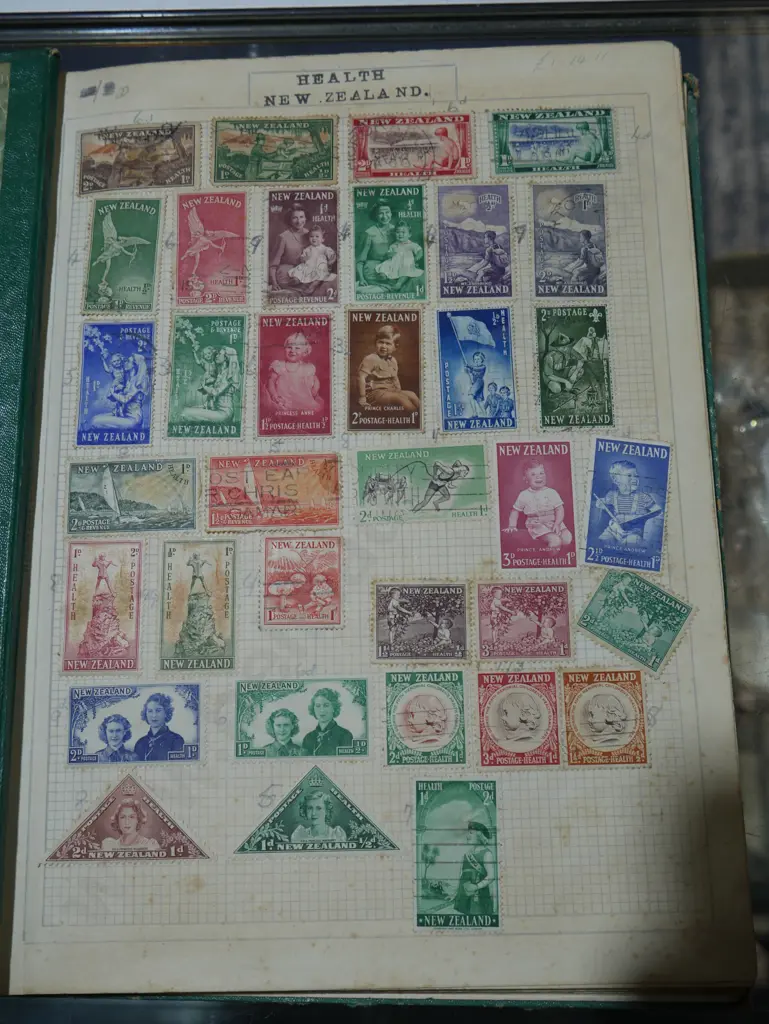 Stamp album Green Image 1++