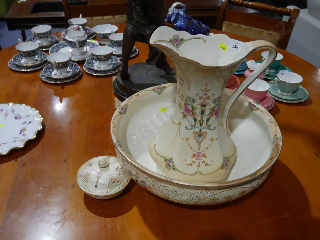 Crown Devon wash bowl and jug etc Image 1++