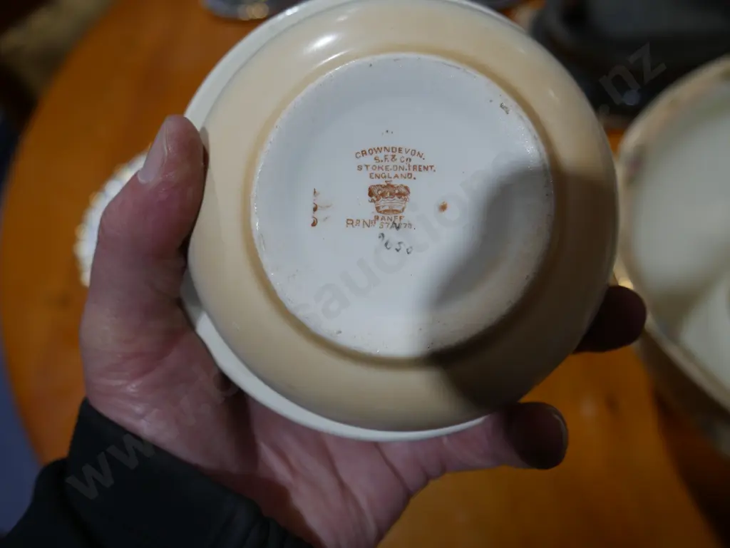 Crown Devon wash bowl and jug etc Image 1++