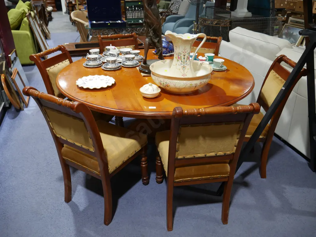 Round dining table and 6 chairs Image 1++