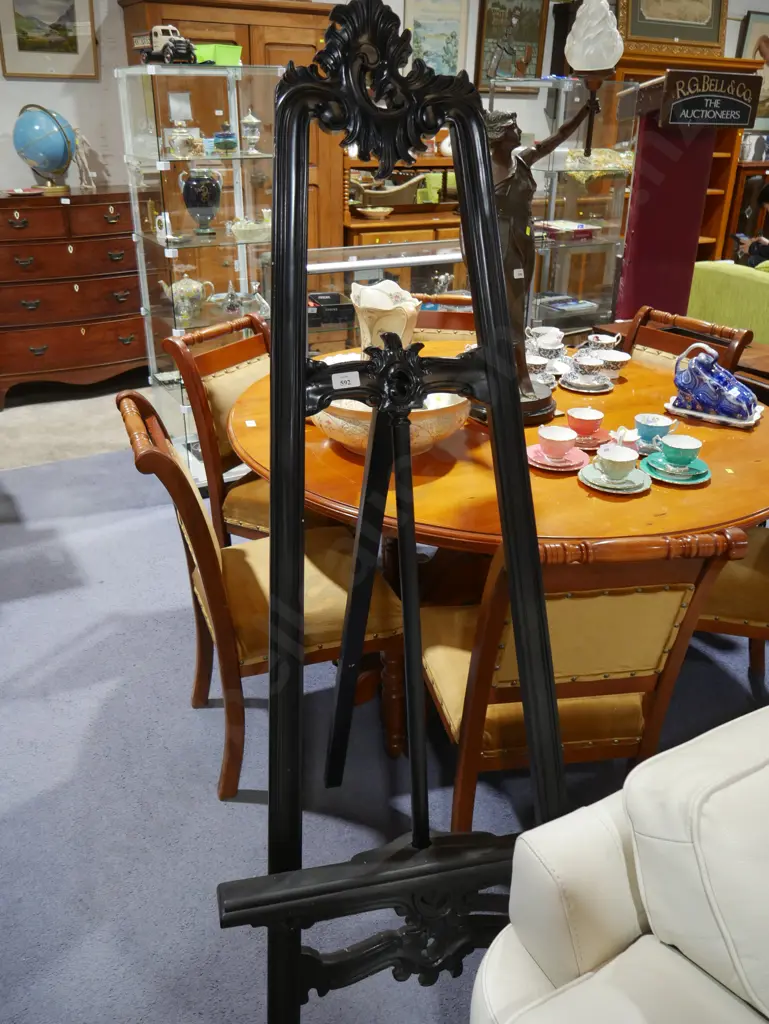 Artist easel Image 1++