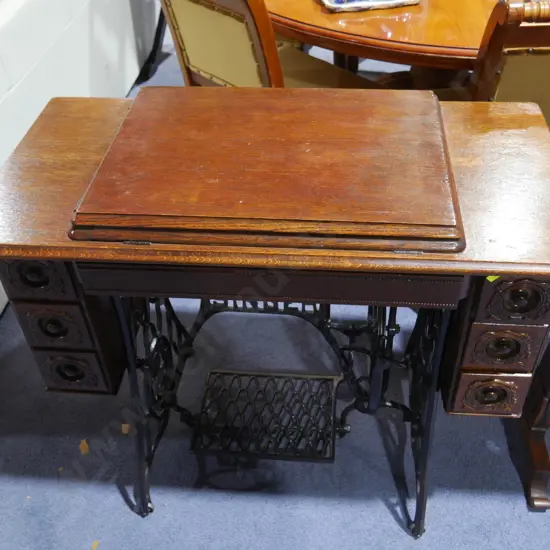 Singer sewing machine and table