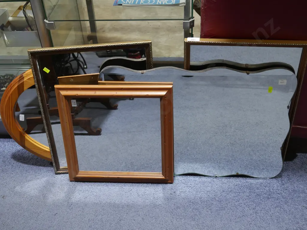 Assorted mirrors Image 1++