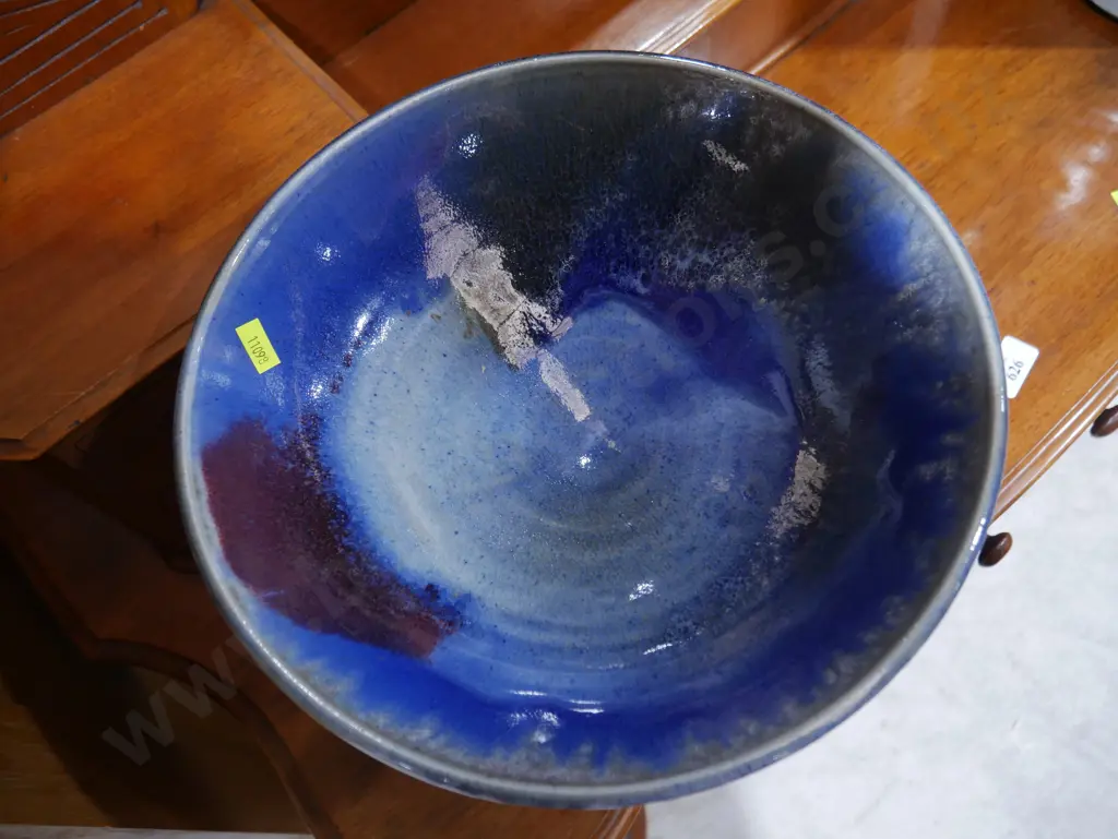 3-footed blue glazed bowl Image 1++