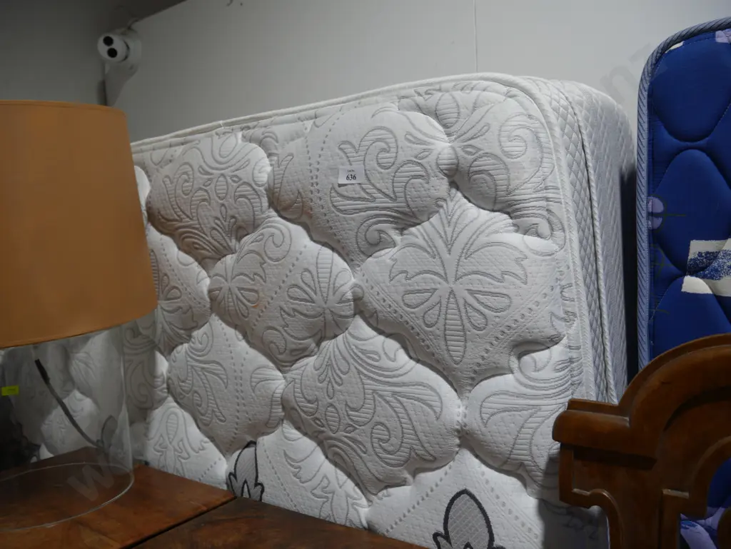 Queen mattress Image 1++