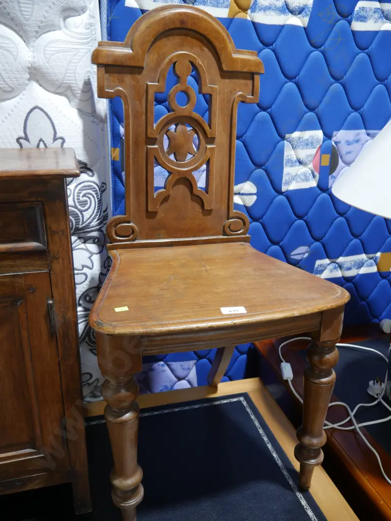 Carved back chair Image 1++