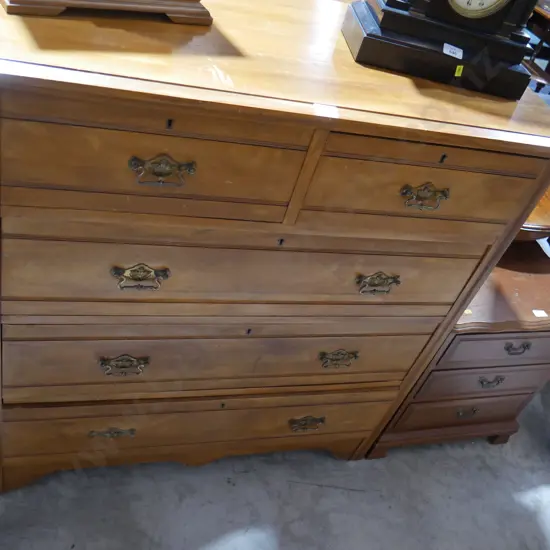 Chest of drawers