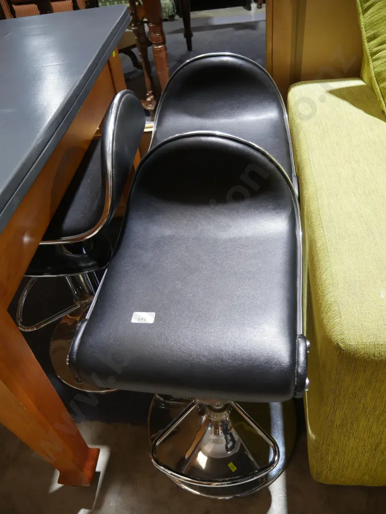 3 barstools Image 1++