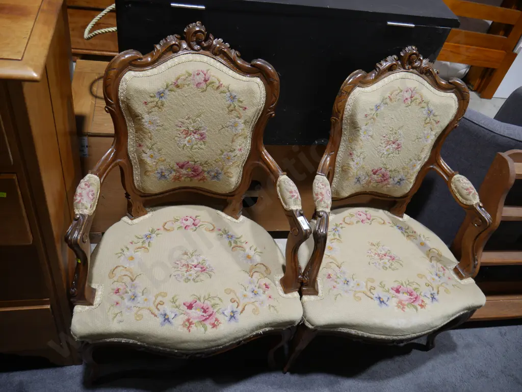 2 Queen Anne armchairs Image 1++