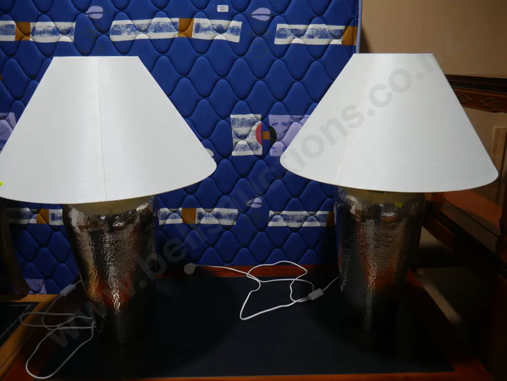 Two large table lamps Image 1++