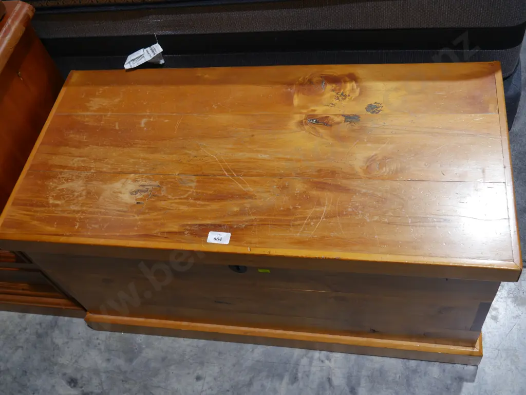 Wooden trunk Image 1++