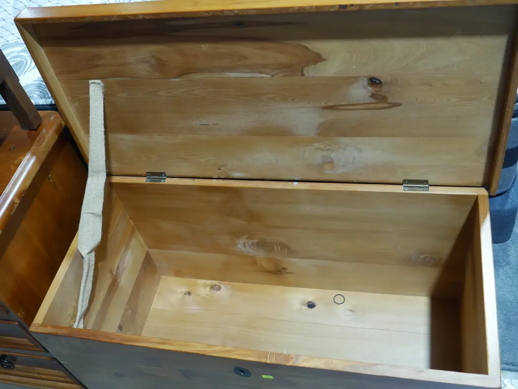 Wooden trunk Image 1++