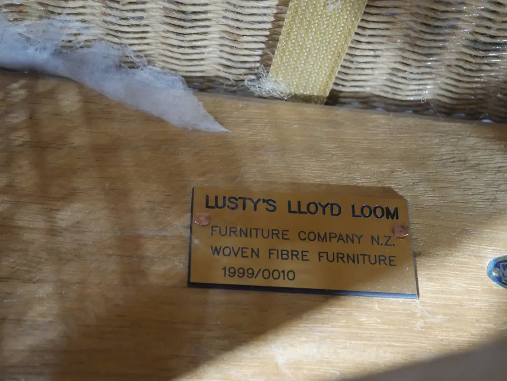 Lusty Lloyd loom table and four chairs Image 1++