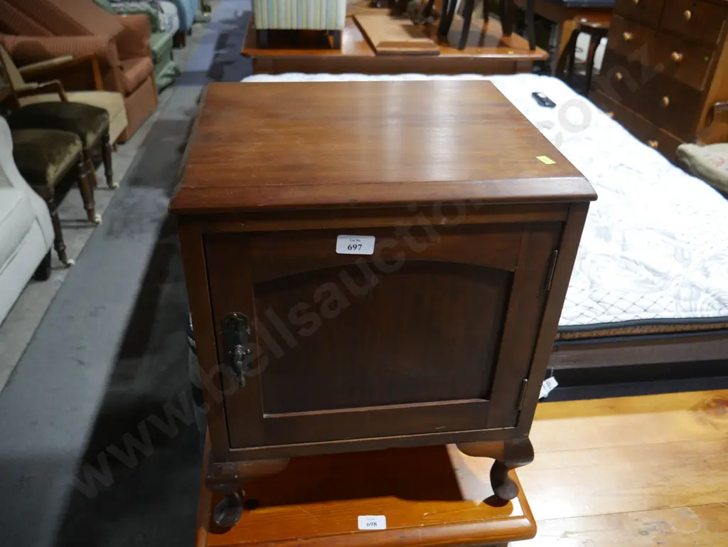 Wooden cabinet Image 1++