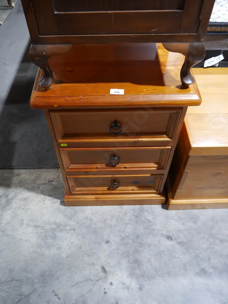 Bedside drawers Image 1++