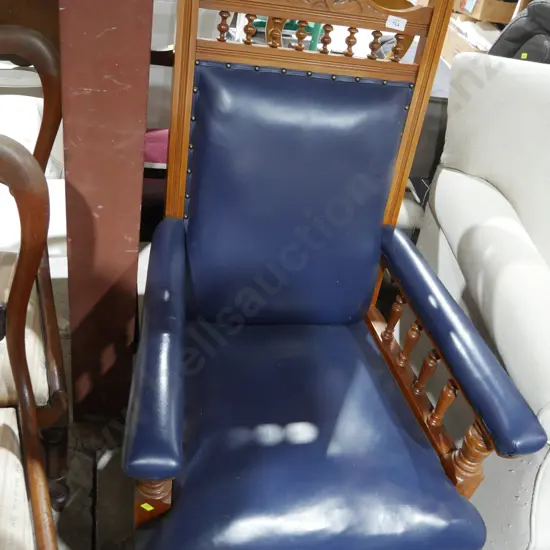 Gentleman's chair