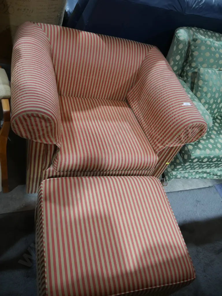 Striped armchair and stool Image 1++
