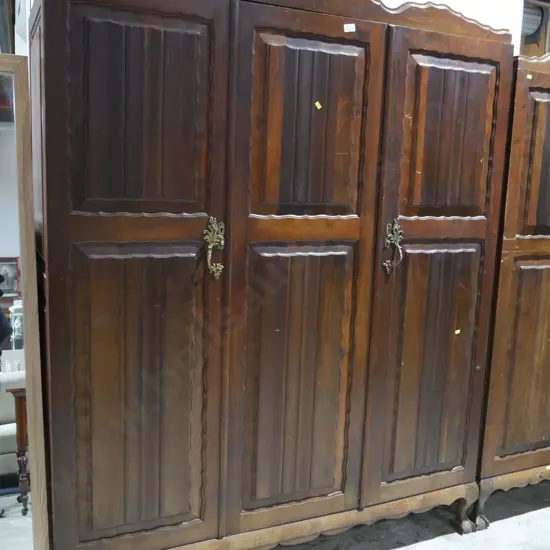 Large 2 door wardrobe