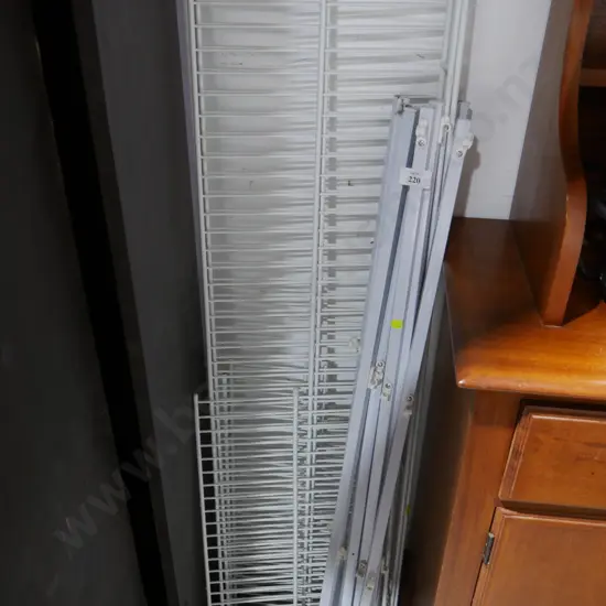 Wardrobe storage wracking