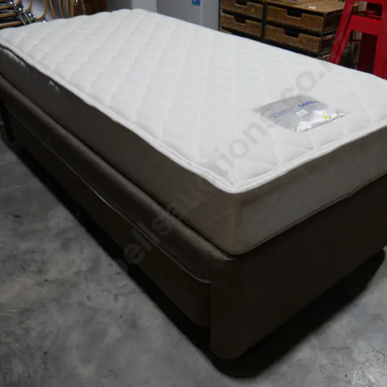 Single trundler bed - as new