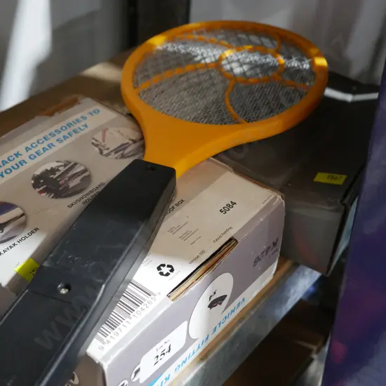 Roof rack and fitting kit