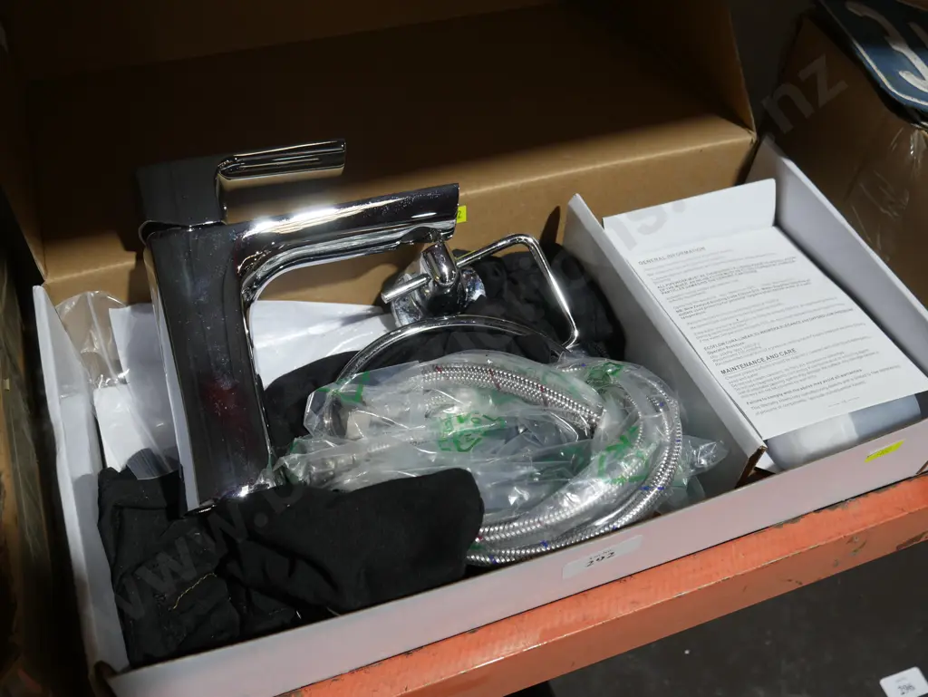 Bathroom faucet Image 1++