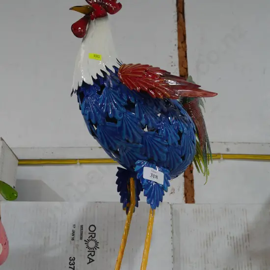 Metal garden rooster ornament